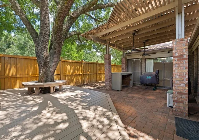 3rd image of 1339 Beaujolais Ln, Houston, TX 77077 | MLS# 77637927