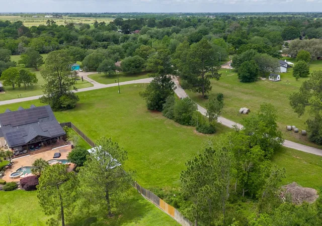 Photo 3 of Sale Pending at 15438 Kitty Hawk Dr, Waller, TX 77484 | MLS# 28747708 | Listing updated on 2026-07-14