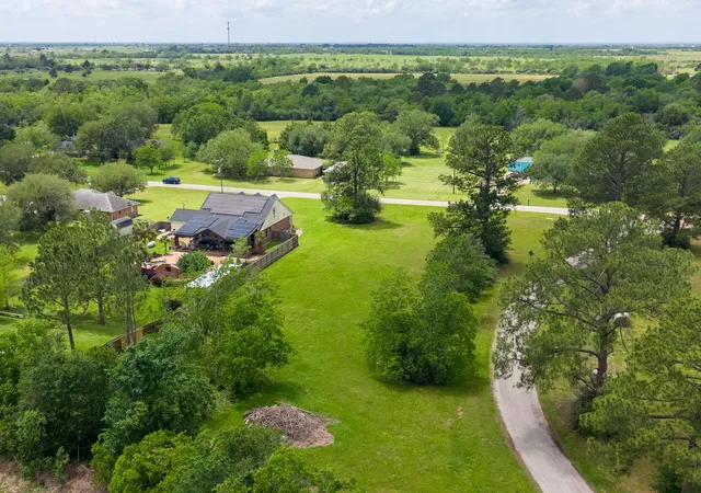Photo 4 of Sale Pending at 15438 Kitty Hawk Dr, Waller, TX 77484 | MLS# 28747708 | Listing updated on 2026-07-14