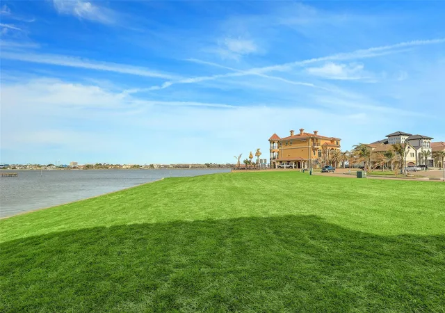 5th image of 2530 Beacon Cir, League City, TX 77573 | MLS# 56717987