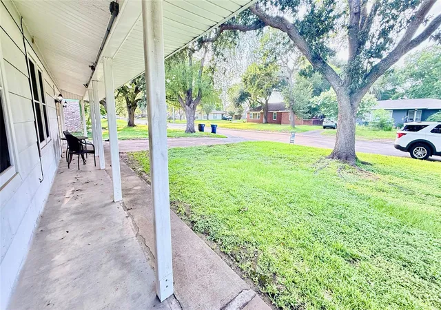 Photo 3 of Single family home for sale at 321 20th Avenue N, Texas City, TX 77590 | MLS# 61496031 | Listing updated on 2026-09-09
