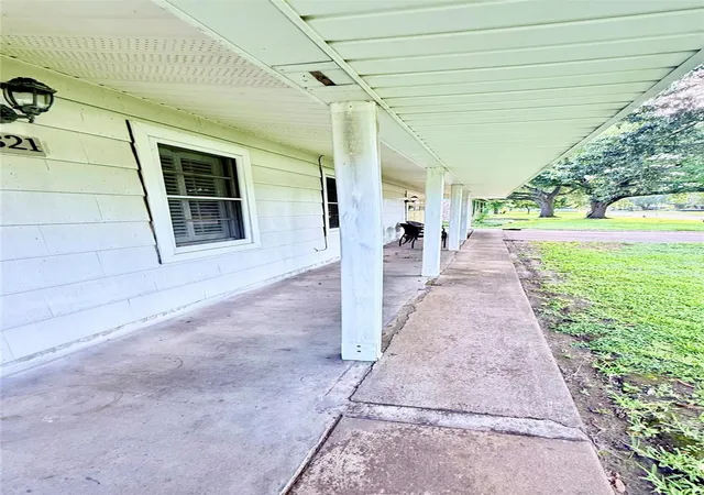 Photo 4 of Single family home for sale at 321 20th Avenue N, Texas City, TX 77590 | MLS# 61496031 | Listing updated on 2026-09-09