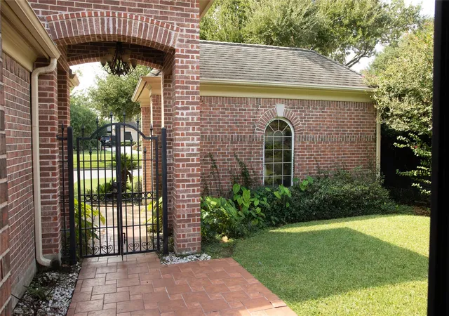 Photo 3 of Single family home for sale at 3039 Bonnebridge Way Blvd, Houston, TX 77082 | MLS# 91258207 | Listing updated on 2026-08-12