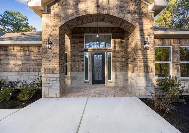 3rd image of 129 Fluorite Ct, Huntsville, TX 77340 | MLS# 12000536