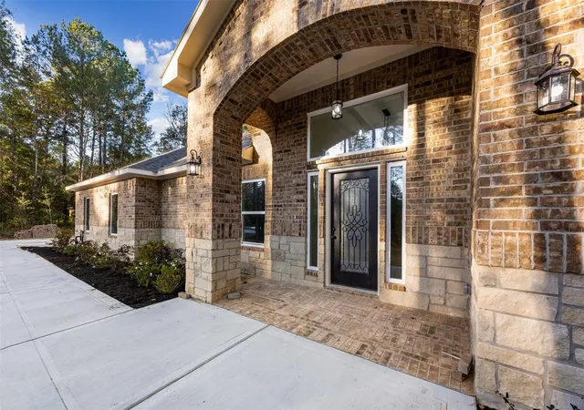 4th image of 129 Fluorite Ct, Huntsville, TX 77340 | MLS# 12000536