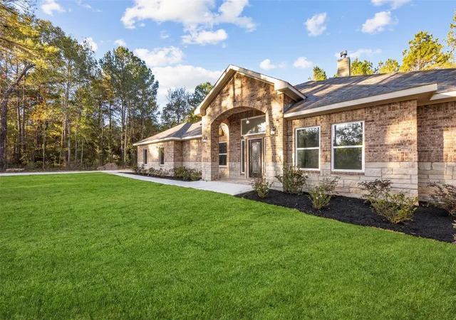5th image of 129 Fluorite Ct, Huntsville, TX 77340 | MLS# 12000536