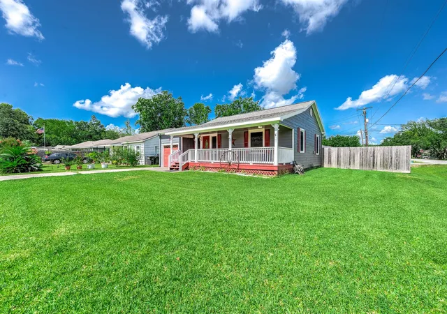 Homes for sale in Alvin, TX | 1419 S Durant St, Alvin, TX 77511 | MLS# 83045770