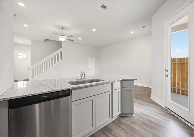 5th image of 13439 Sun Cay Dr, Houston, TX 77047 | MLS# 6351353