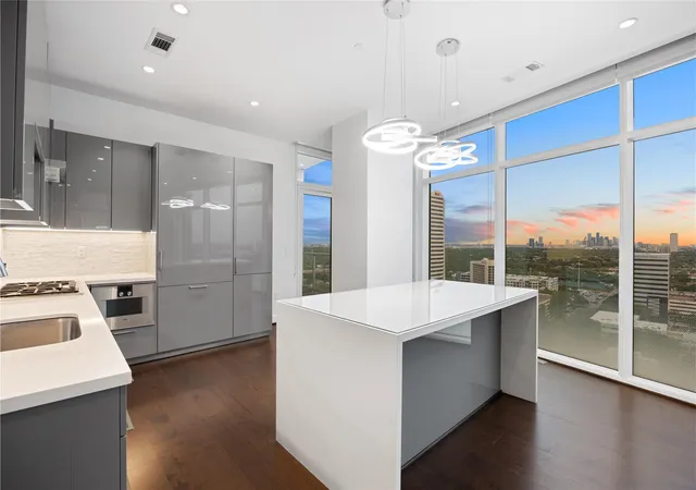 3rd image of 4521 San Felipe St #1903, Houston, TX 77027 | MLS# 36486349