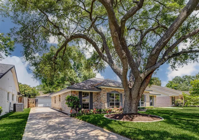 2nd image of 6226 Paisley St, Houston, TX 77096 | MLS# 75546733