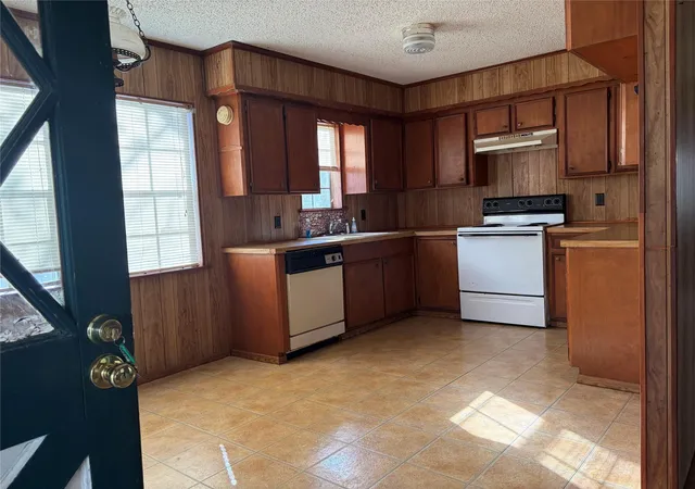 4th image of 221 Yellowstone, Livingston, TX 77351 | MLS# 88621119