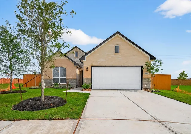 2nd image of 13613 Windward Mist Dr, Texas City, TX 77568 | MLS# 73400112