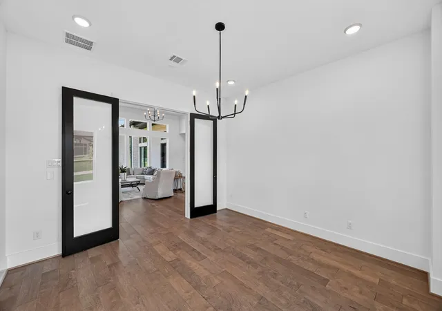 Photo 2 of Single family home for sale at 104 Bentwood Meadow Ln, Montgomery, TX 77356 | MLS# 33098523 | Listing updated on 2026-09-20