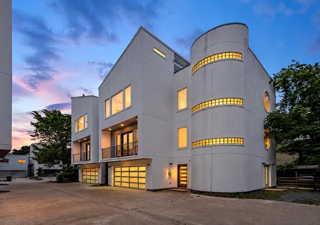 Photo 1 of Single family home for sale at 2025 Colquitt St #E, Houston, TX 77098 | MLS# 8813918 | Listing updated on 2026-08-25