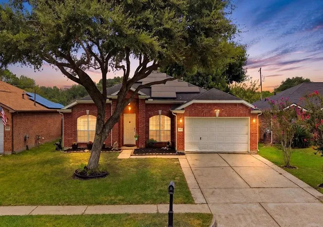 2nd image of 2977 Community Dr, Alvin, TX 77511 | MLS# 60816098