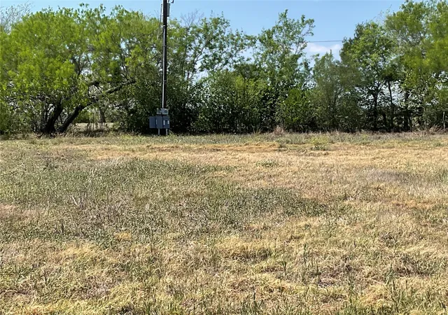1st image of 69 Horseshoe Dr, Gonzales, TX 78629 | MLS# 31773678