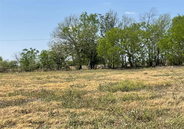 4th image of 69 Horseshoe Dr, Gonzales, TX 78629 | MLS# 31773678