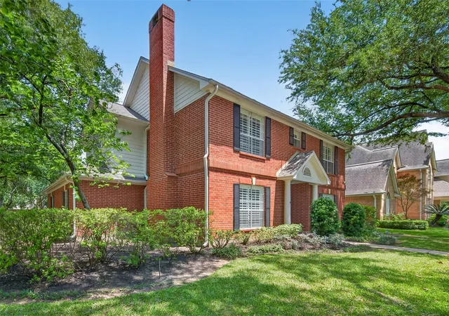 3rd image of 3403 Driftwood Ct, Sugar Land, TX 77478 | MLS# 98983539