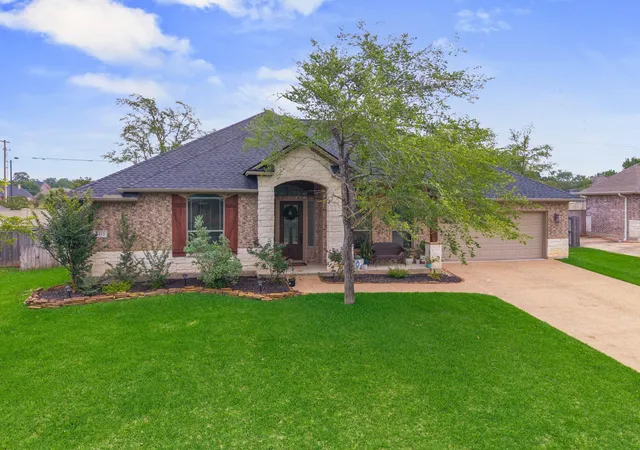 Homes for sale in College Station, TX | 4410 Spring Meadows Dr, College Station, TX 77845 | MLS# 59709952