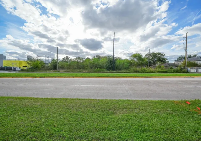 Photo 3 of Land for sale at 10307 Bammel North Houston Rd, Houston, TX 77086 | MLS# 32942052 | Listing updated on 2026-05-22