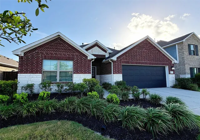 2nd image of 7627 Sirocco Ln, Baytown, TX 77523 | MLS# 65430109