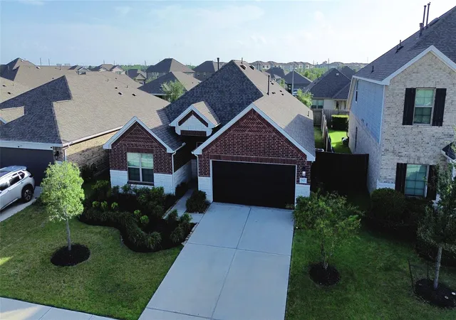 Photo 3 of Single family home for sale at 7627 Sirocco Ln, Baytown, TX 77523 | MLS# 65430109 | Listing updated on 2026-08-31