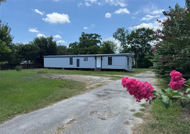 1st image of 6226 County Road 48, Rosharon, TX 77583 | MLS# 86710816