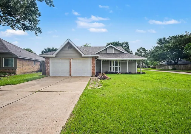 Photo 1 of Single family home for sale at 2710 Village Cir Dr, Katy, TX 77493 | MLS# 40409895 | Listing updated on 2026-09-10