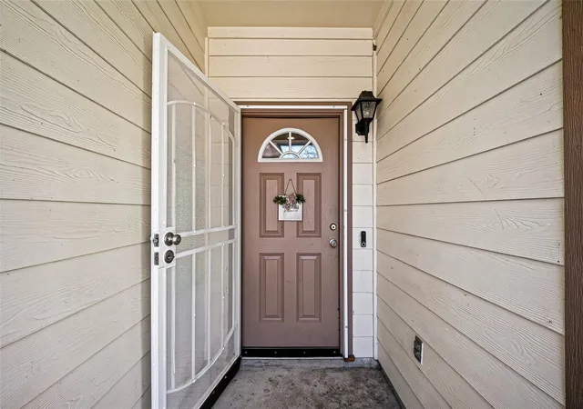 4th image of 8639 Valley Gold Ct, Houston, TX 77078 | MLS# 93518530