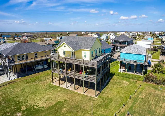 Photo 2 of Single family home for sale at 920 Palmview, Crystal Beach, TX 77650 | MLS# 44061381 | Listing updated on 2026-09-19