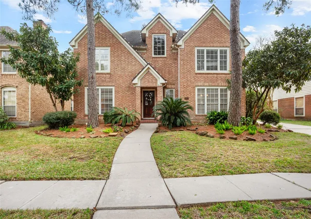 Photo 3 of Single family home for sale at 2005 Crescent Shore Dr, League City, TX 77573 | MLS# 91037446 | Listing updated on 2026-08-19