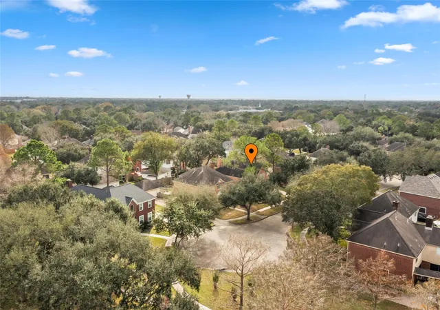 Photo 3 of Single family home for sale at 2005 Crescent Shore Dr, League City, TX 77573 | MLS# 91037446 | Listing updated on 2026-08-19