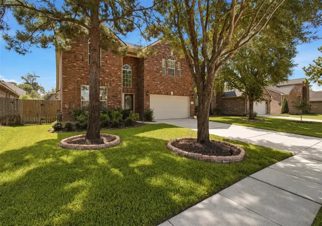 2nd image of 13846 Mckinney Creek Ln, Houston, TX 77044 | MLS# 81533599