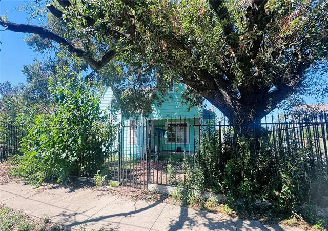 5th image of 100 Stiles St, Houston, TX 77011 | MLS# 2995102
