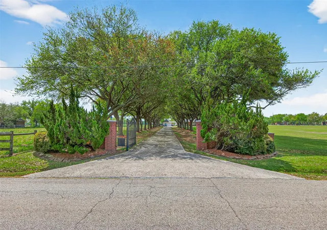 2nd image of 1608 Krenek Rd, Crosby, TX 77532 | MLS# 8831479