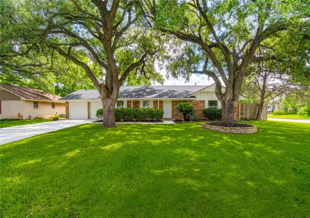 Homes for sale in Stafford, TX | 13227 James Ln, Stafford, TX 77477 | MLS# 91741861
