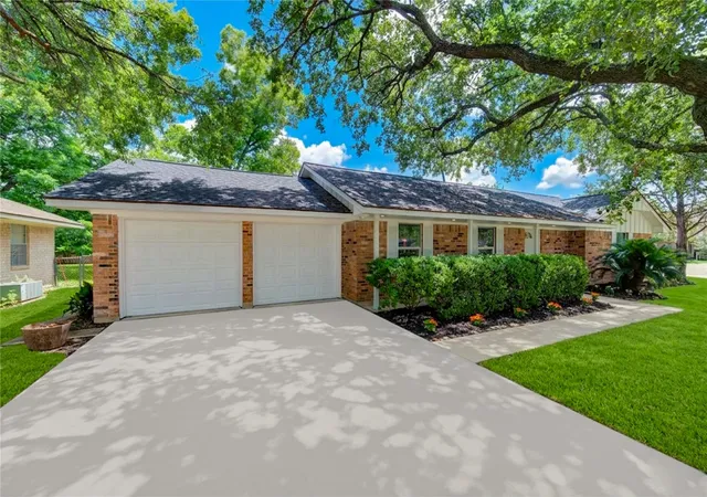 Homes for sale in Stafford, TX | 13227 James Ln, Stafford, TX 77477 | MLS# 91741861