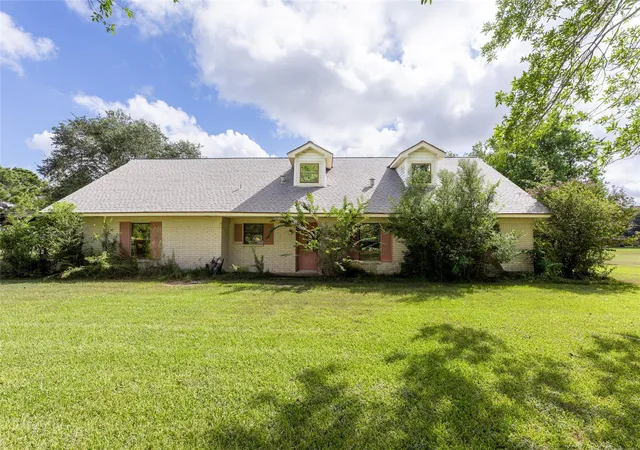 Photo 1 of Sale Pending at 268 Sue Ann St, El Campo, TX 77437 | MLS# 74600725 | Listing updated on 2026-09-18