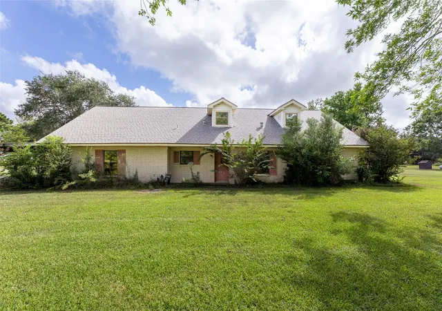 Photo 2 of Sale Pending at 268 Sue Ann St, El Campo, TX 77437 | MLS# 74600725 | Listing updated on 2026-09-18