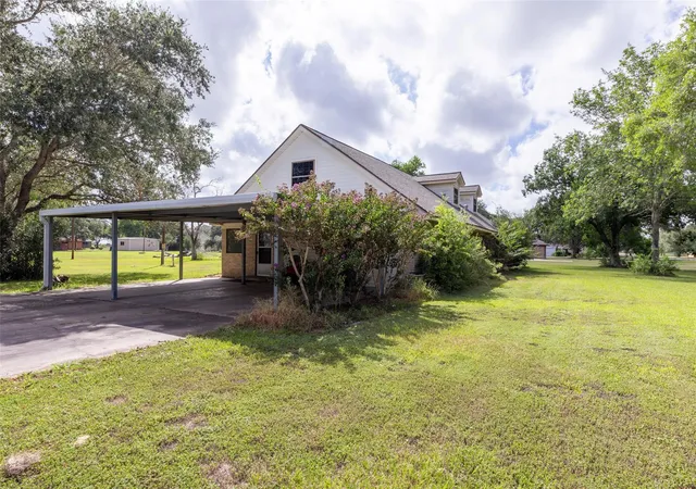 Photo 4 of Sale Pending at 268 Sue Ann St, El Campo, TX 77437 | MLS# 74600725 | Listing updated on 2026-09-18