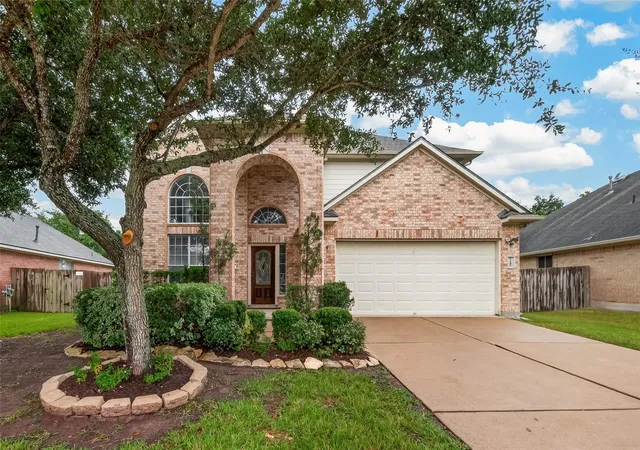 1st image of 2322 Diamond Springs Dr, Pearland, TX 77584 | MLS# 74327612