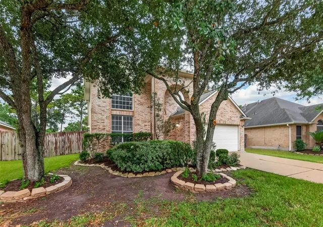 2nd image of 2322 Diamond Springs Dr, Pearland, TX 77584 | MLS# 74327612