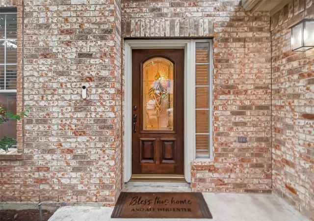 image of 2322 Diamond Springs Dr, Pearland, TX 77584 | MLS# 74327612