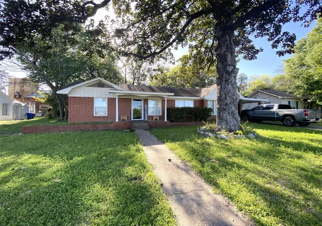 1st image of 1016 Pecan St, Huntsville, TX 77320 | MLS# 93648750