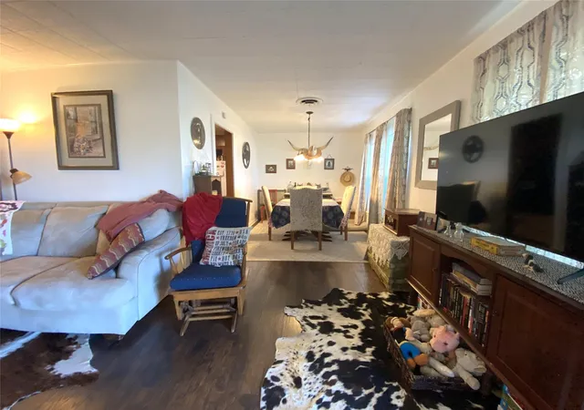 4th image of 1016 Pecan St, Huntsville, TX 77320 | MLS# 93648750