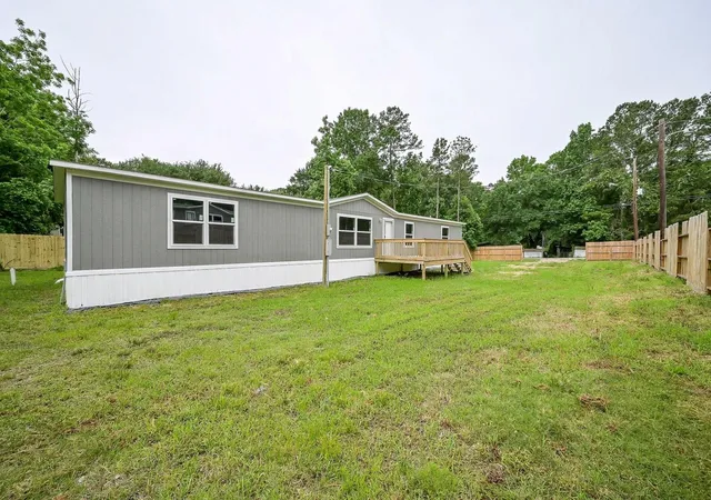 Photo 3 of Sale Pending at 14342 Forest Cir, Montgomery, TX 77356 | MLS# 44814720 | Listing updated on 2026-09-15