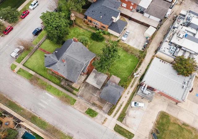 2nd image of 614 Avondale St, Houston, TX 77006 | MLS# 25337542