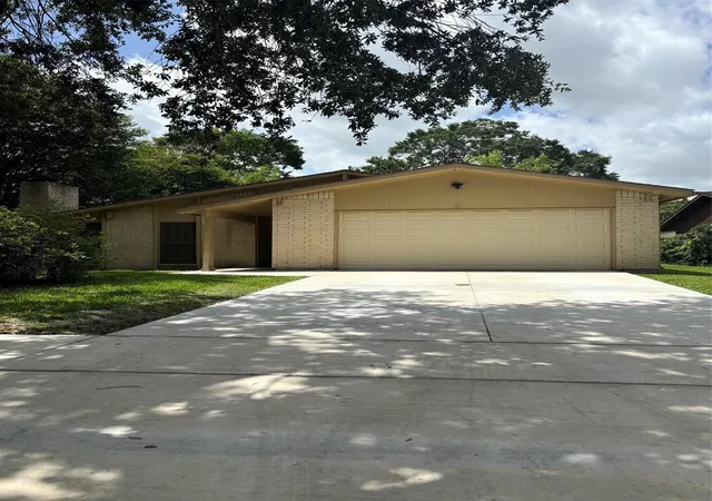 Photo 2 of Single family home for sale at 2843 Quiet Bnd Dr, Missouri City, TX 77489 | MLS# 61634677 | Listing updated on 2026-09-03