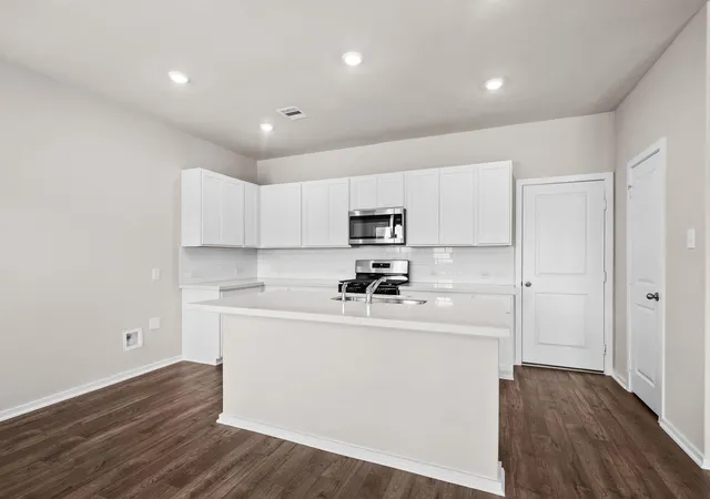 5th image of 6722 Pebble Bluff Ct, Cove, TX 77523 | MLS# 33899681