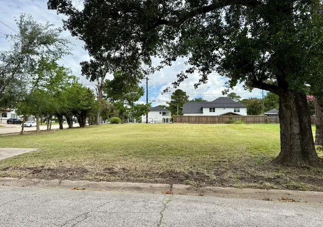 Photo 3 of Land for sale at 9746 Cedardale Dr, Houston, TX 77055 | MLS# 11301661 | Listing updated on 2026-07-03